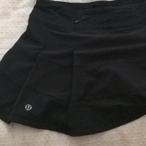 LULULEMON tennis skirt size  6!