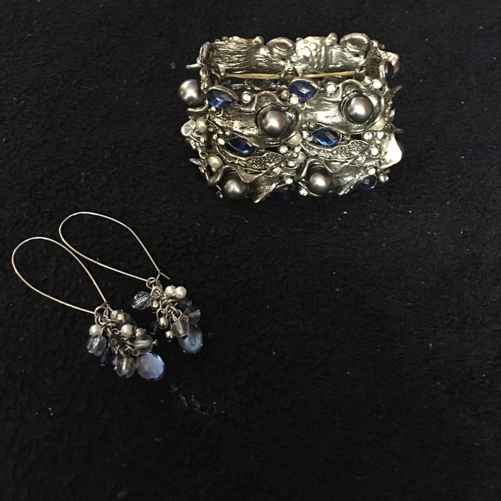 Bracelet earrings set