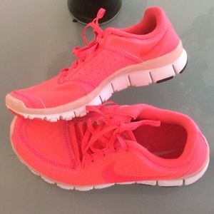 Nike Free 5.0 V4 Almost New