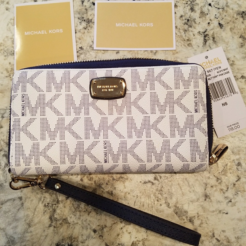 Authentic MK Signature Jet Set Wallet NWT