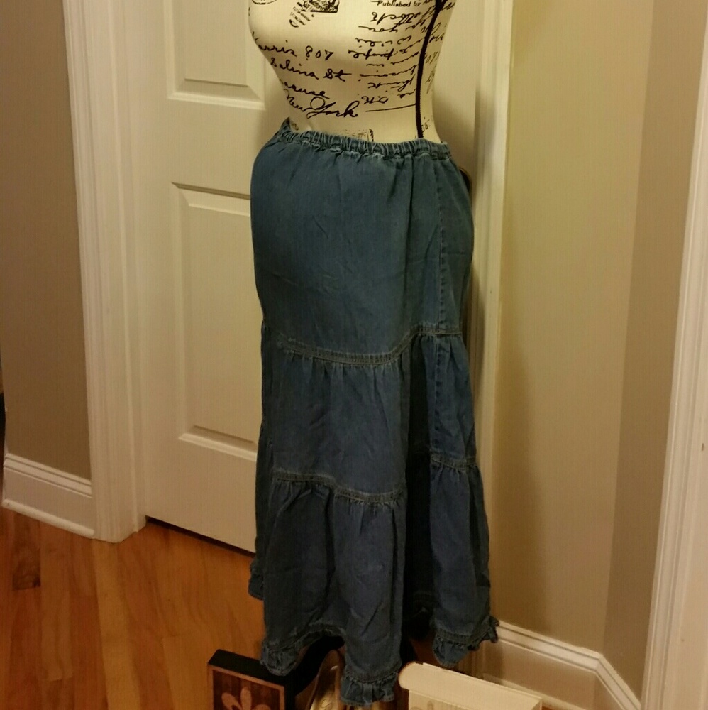 MOTHERHOOD Tiered Denim Maternity Skirt