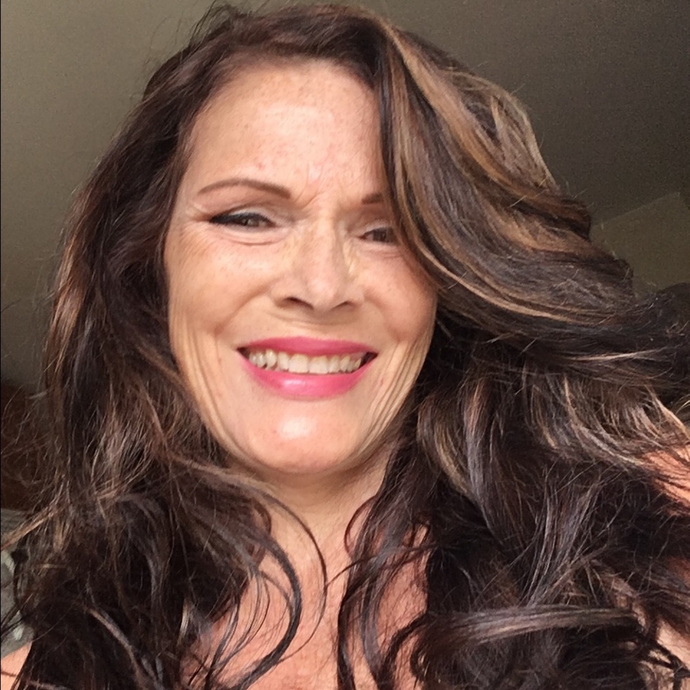 Meet your Posher, Denise