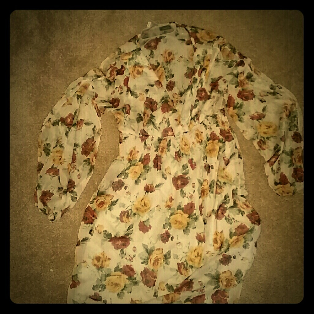 Dress w semi sleeves