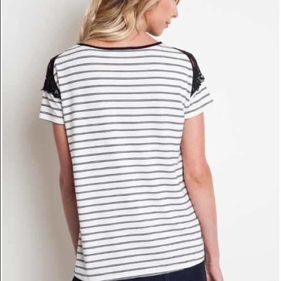LAST ONE! Striped shirt with lace neckline - Picture 4 of 4