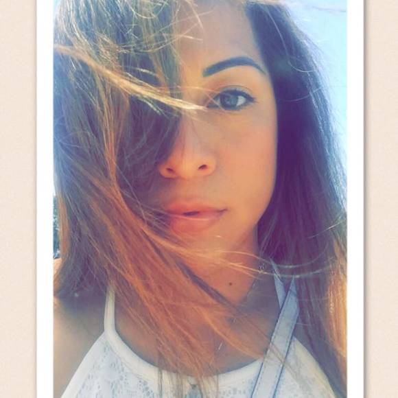 Meet your Posher, Claudia - Picture 1 of 1