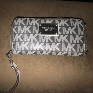 Michael Kors Wallet Michael Kors Wallet