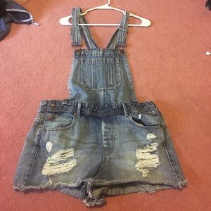 Overall shorts