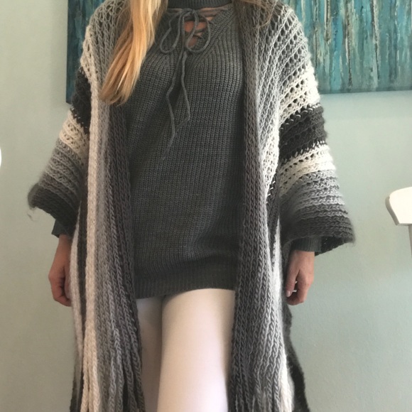 ❄️Winter Gray Shawl ❄️ 1 Left - Picture 5 of 7