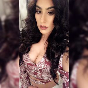 Meet your Posher, Faviola