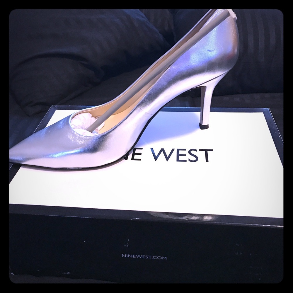 NINE WEST PUMPS