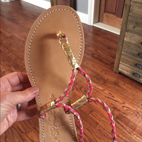 L*space leather Sandles with gold accents - Picture 5 of 5