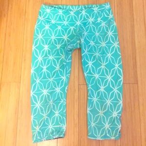 Geometric pattern leggings