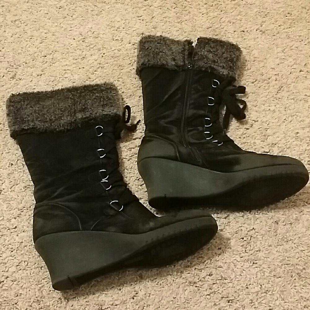 Winter wedge boots