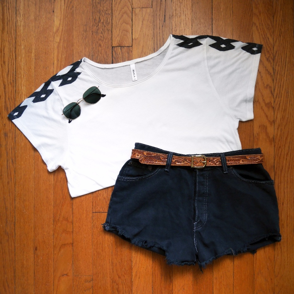 RVCA White Short Sleeve Soft Cotton T Shirt - S