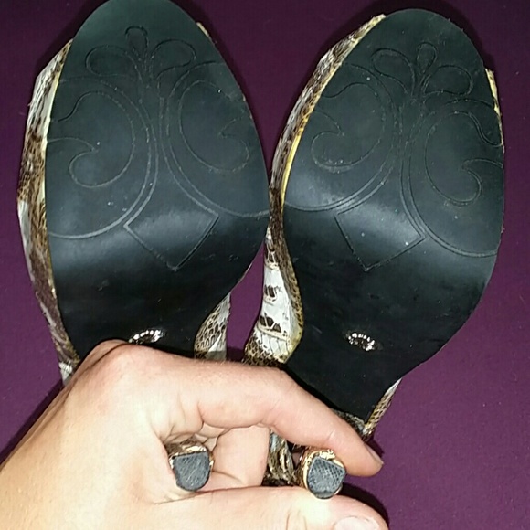 Platform, Peep Toe, Printed Heels with Gemstones - Picture 4 of 6