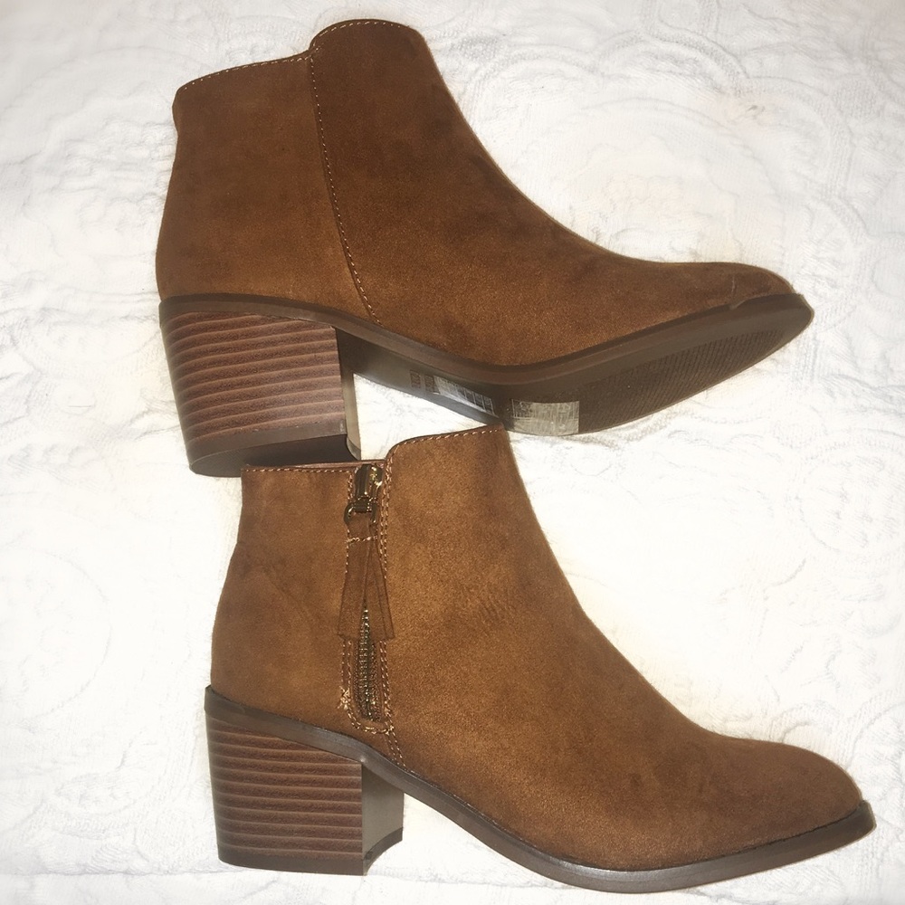 🍂New with out tag, Forever 21 booties.