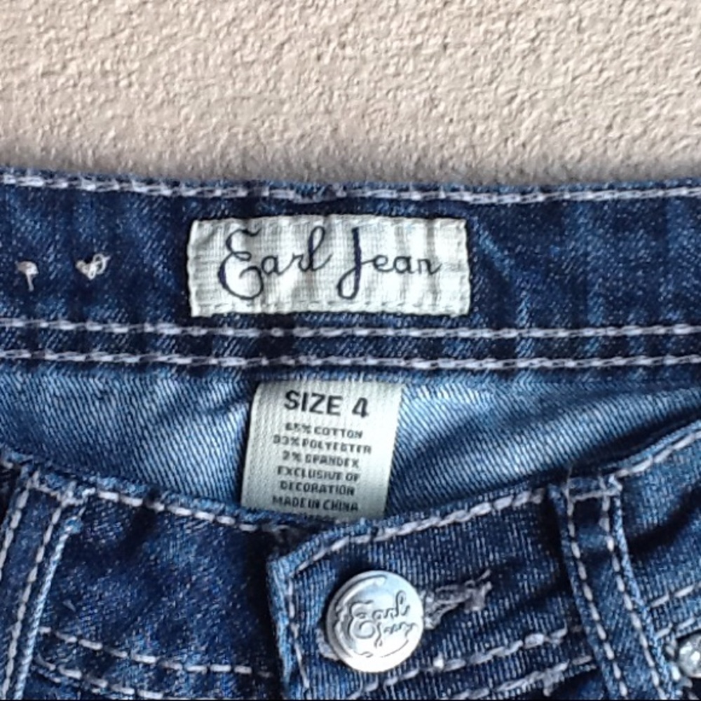 Almost perfect earl jeans. Sz 4. Fantastic