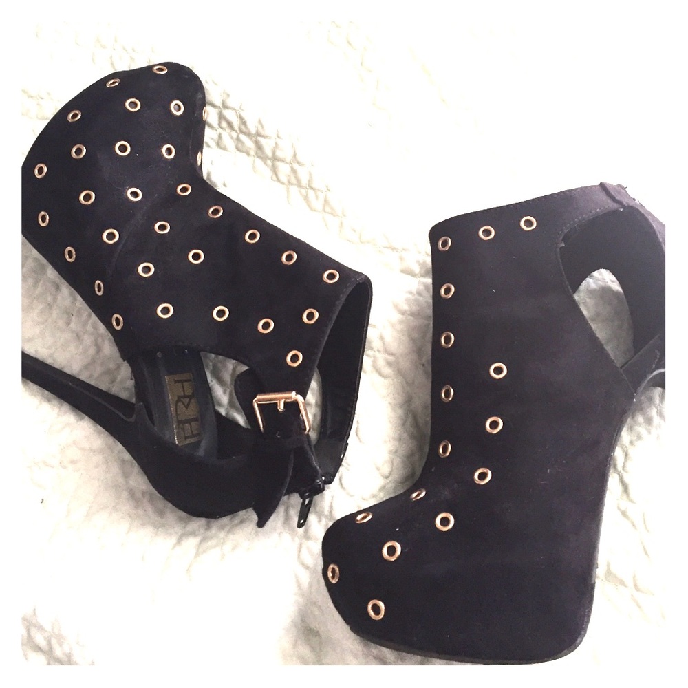 Heel booties