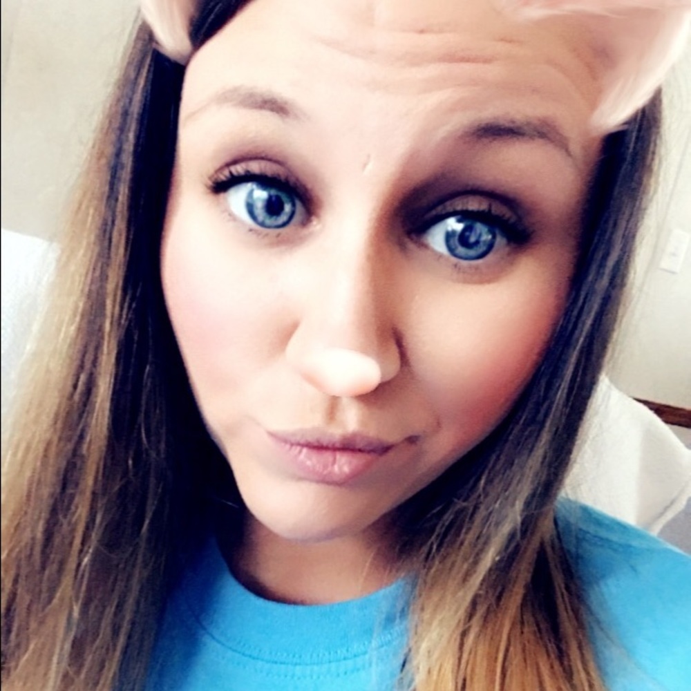 Meet your Posher, Brooke