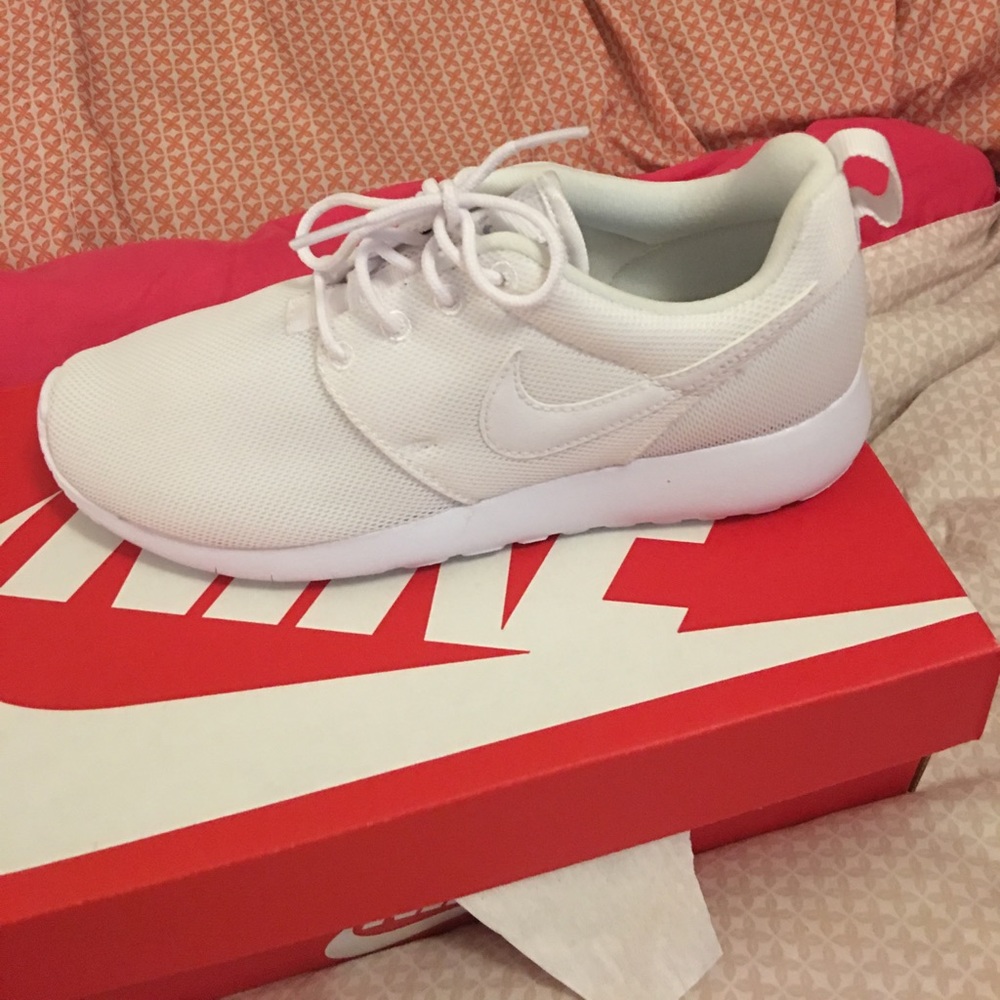 Nike ROSHE ONE - Picture 2 of 3