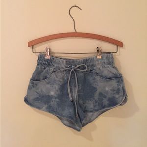 Comfy denim wash shorts