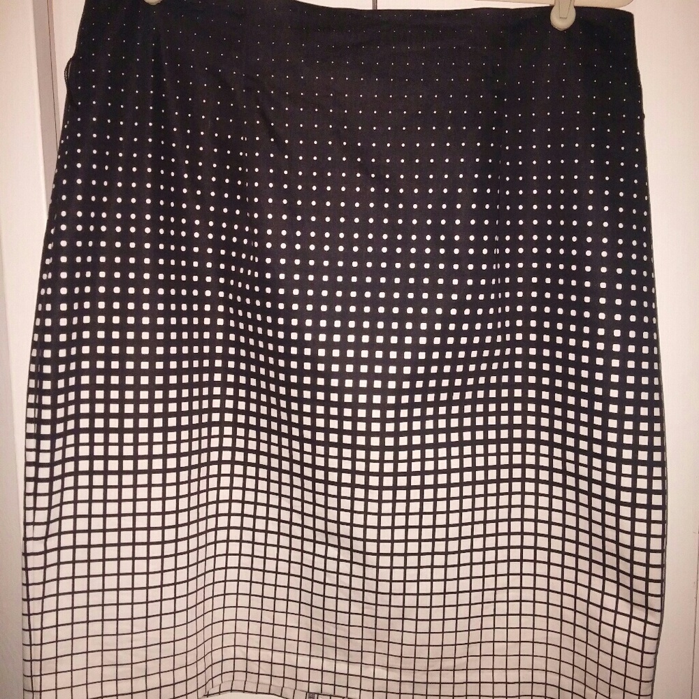Worthington Pencil skirt