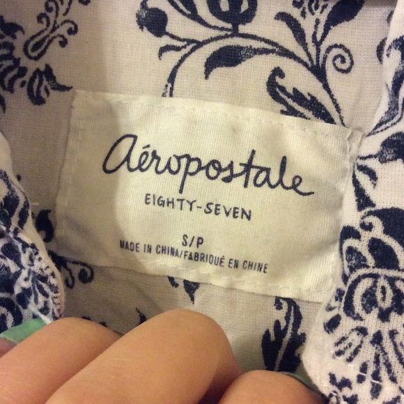 Aeropostale collared long sleeve! - Picture 3 of 3