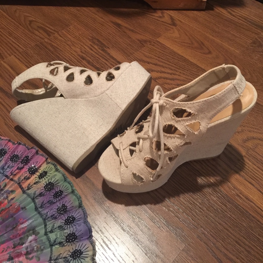 💕Peep toe lace up wedges - Picture 7 of 8