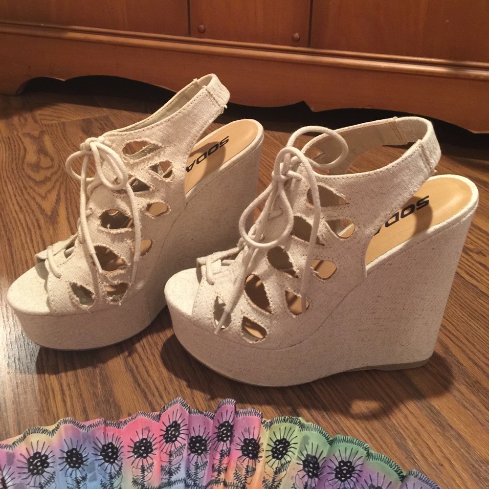 💕Peep toe lace up wedges - Picture 3 of 8