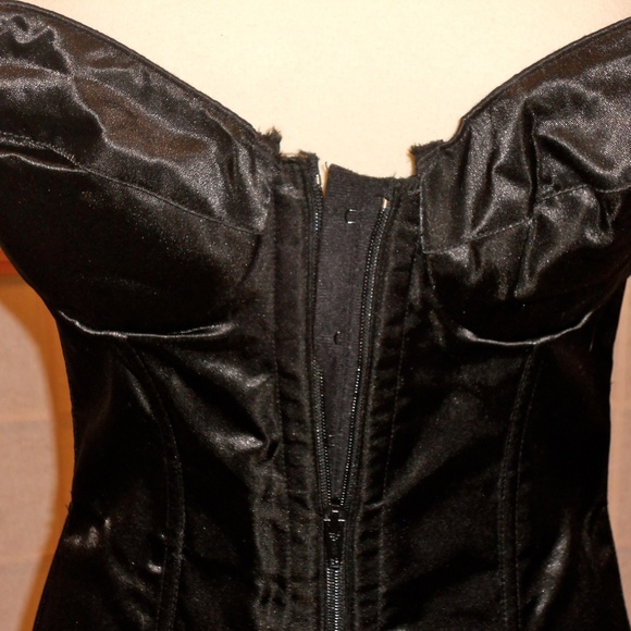 Frederick's of Hollywood Strapless Black Corset - Picture 2 of 3