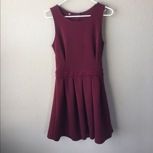 Maroon Open-Back Formal Dress