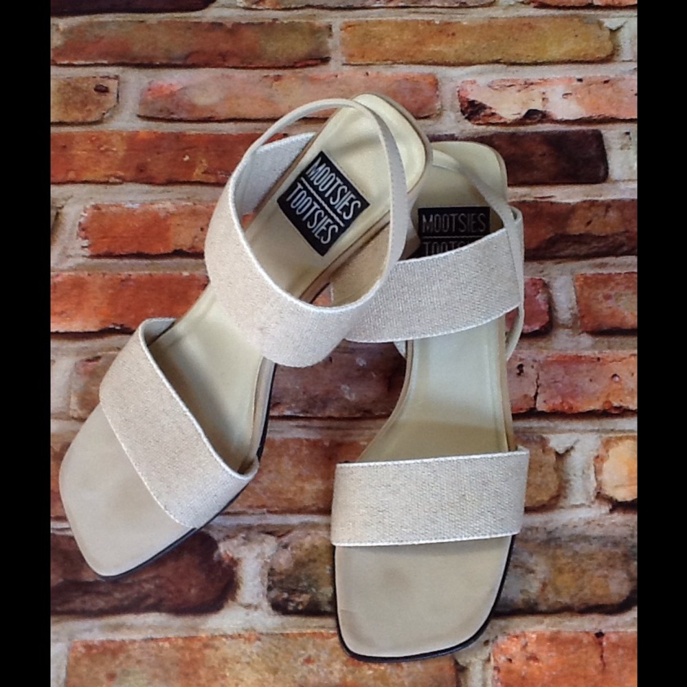 MOOTSIES TOOTSIES SANDALS