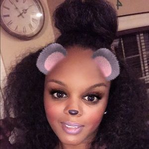 Meet your Posher, Latoya