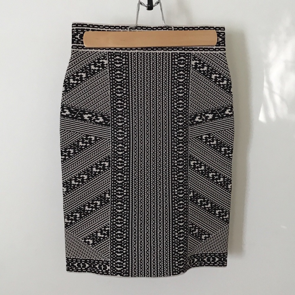 ❌SOLD❌ BCBG pattern skirt