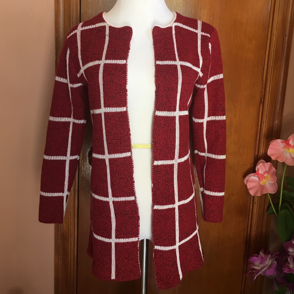 Pretty red and white striped cardigan (one size)