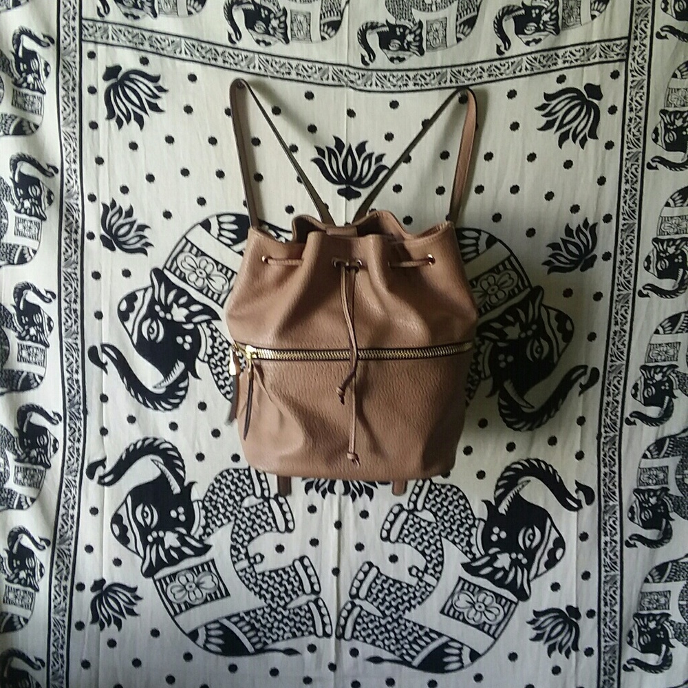 Light Maybe bucket backpack