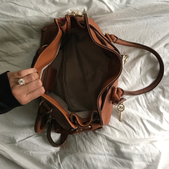 Michael Kors Hamilton Bag in Medium - Picture 3 of 4