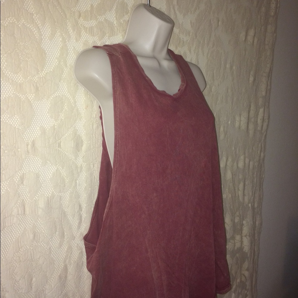 Plus size 2X burgundy faded muscle tee