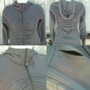 LULULEMON PURE BALANCE JACKET SIZE 4 IN COAL GREY