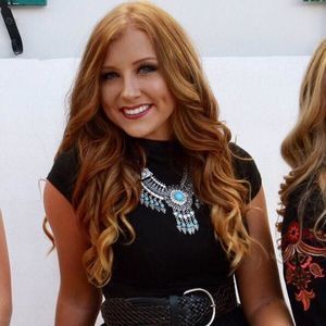 Meet your Posher, Demi