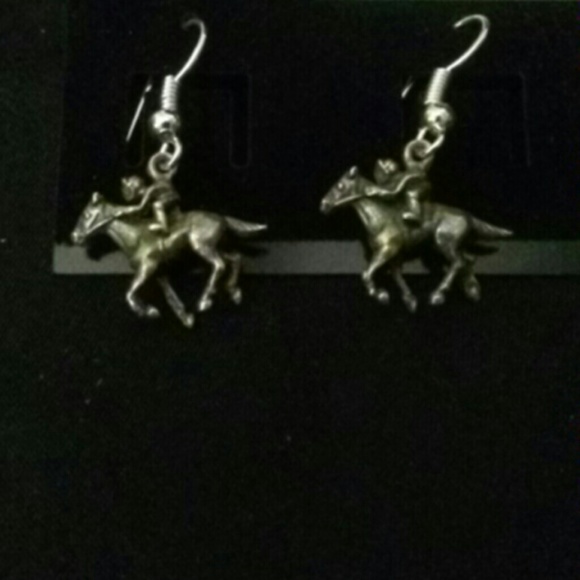 Earrings and pendent silver 925/ steeplechasers. - Picture 1 of 2