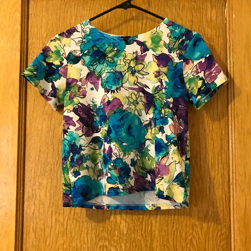 Floral straight fit cropped shirt