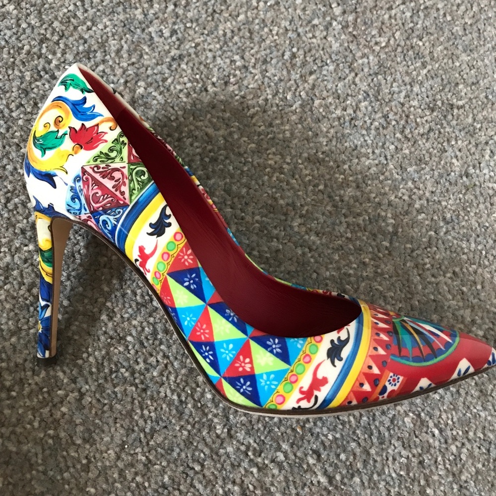 DOLCE & GABBANA
Bellucci Mambo Print Pumps