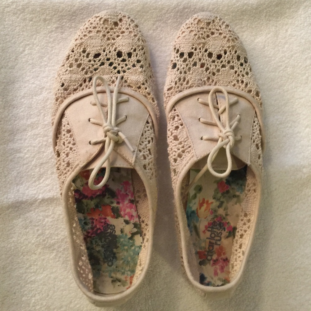 Dress sneakers