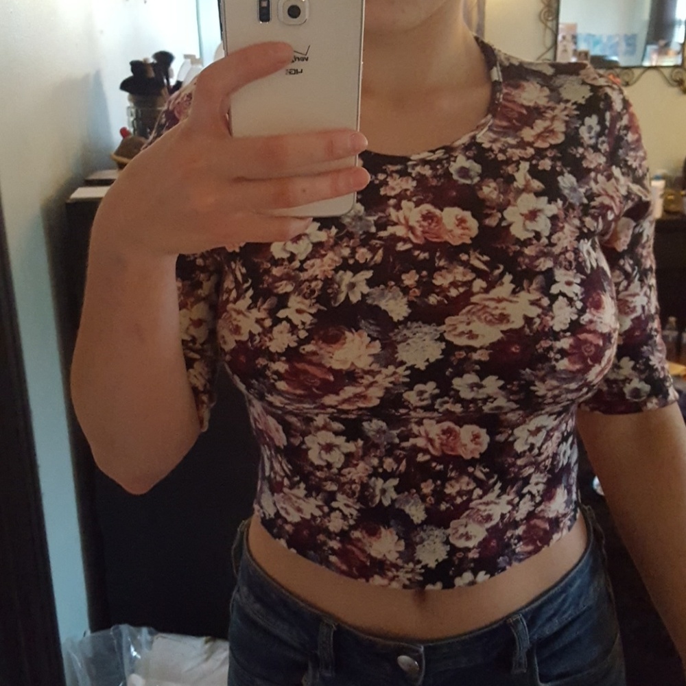 Floral Pattern Crop Top