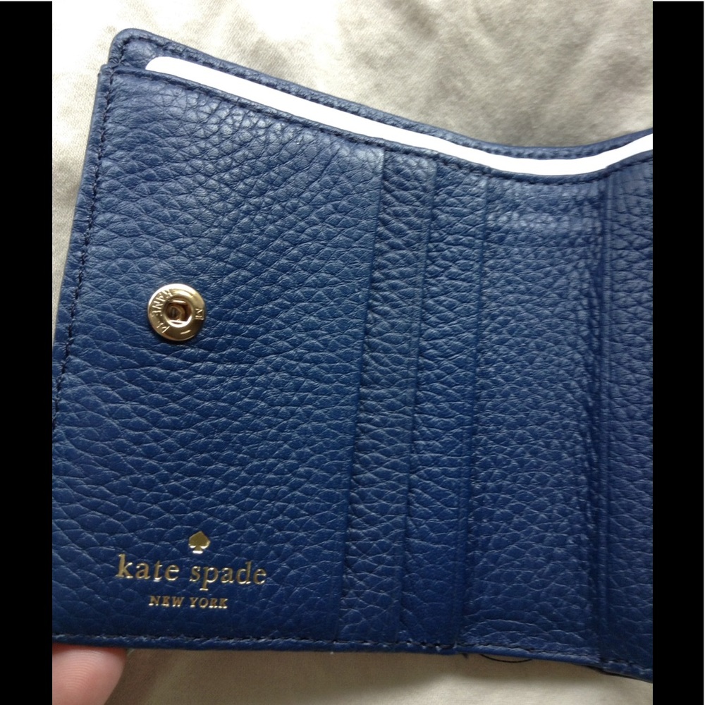 kate spade adalyn wallet - Picture 5 of 6