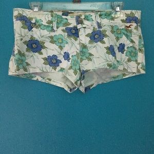 Hollister Flower shorts