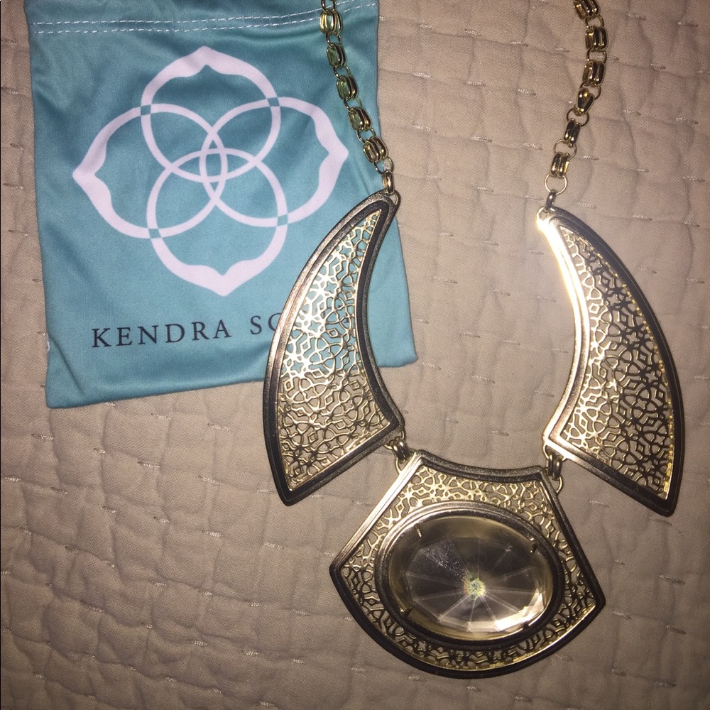 Kendra Scott necklace