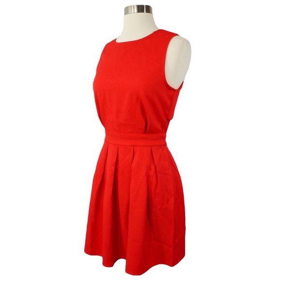 Red Backless Scallop A Line Dress - Picture 4 of 6