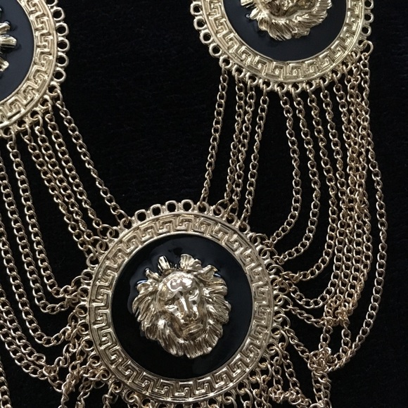 Lion Statement Necklace - Picture 2 of 4